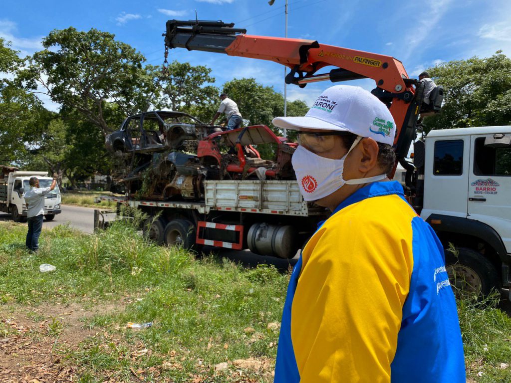 jornada de saneamiento ambiental en avenida Guayana