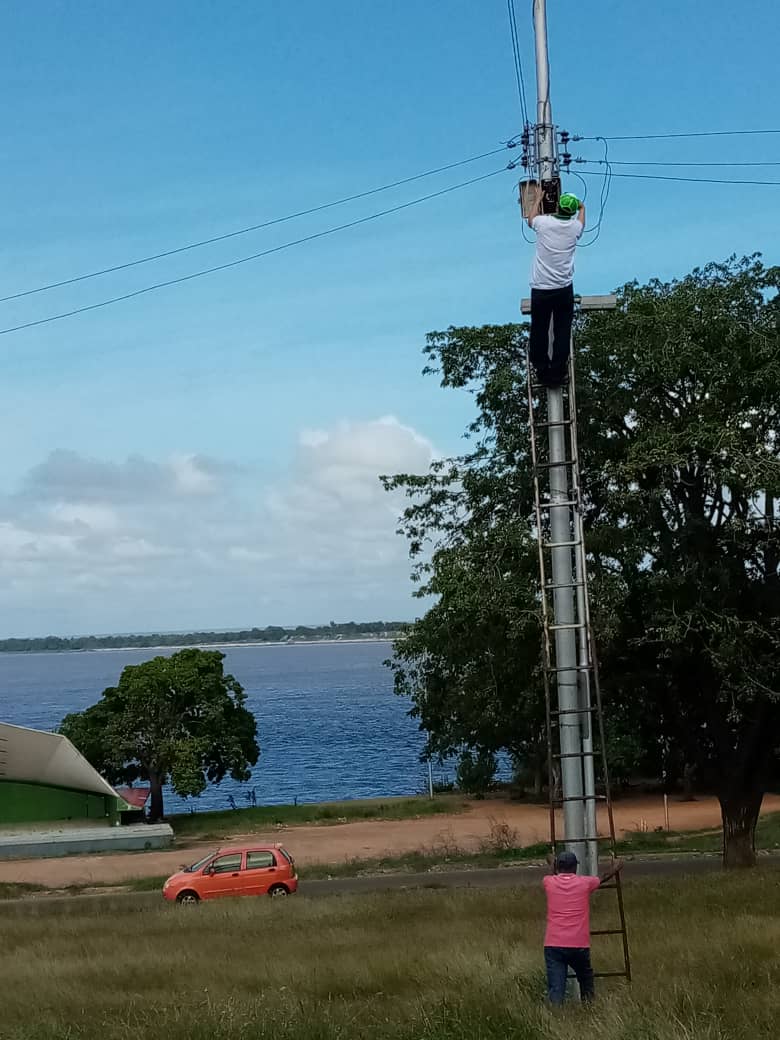 Alcaldía de Caroní reactivó sistema de iluminación en plaza Bolívar y adyacencias