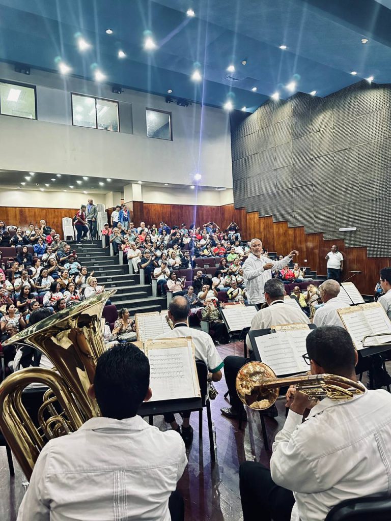 Banda Municipal de Caroní "Maestro Pedro Hernández" ofreció concierto en celebración de su 59° Aniversario